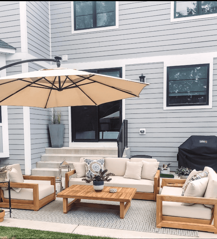 Contemporary Patio Emphasizing Natural Wood and Subtle Tones