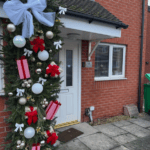 25 Breathtaking Winter Entryway Decor Concepts to Enhance Your Front Door