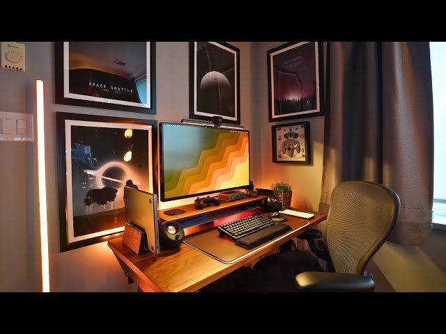 How to Set Up a Small Office Desk for a Virtual Pitch