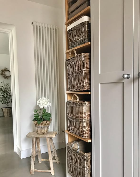 Slim pull-out basket pantry